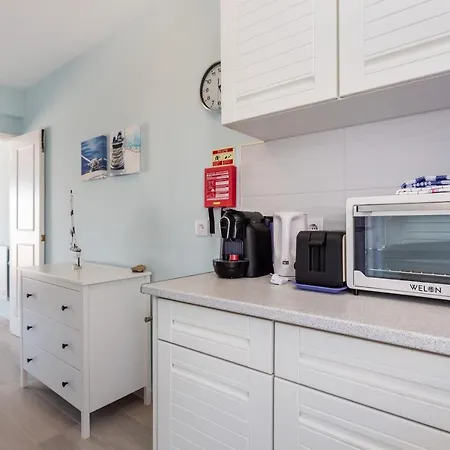 Mariners - Bright And Stylish - 2 Minute Walk To The *