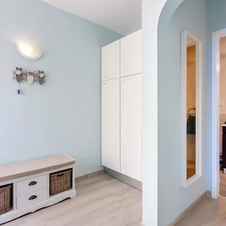 Apartment Mariners - Bright And Stylish - 2 Minute Walk To The
